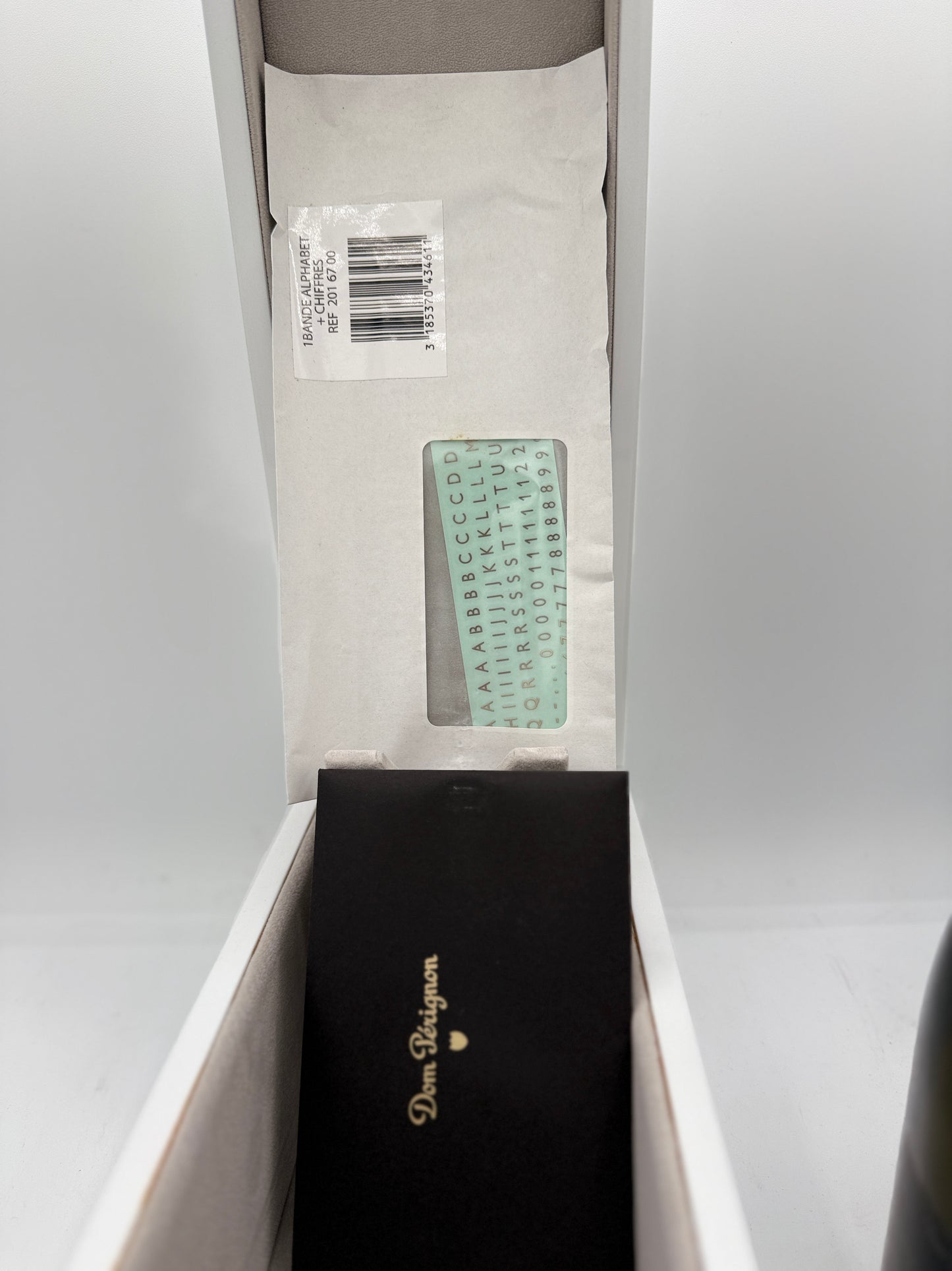 DOM Pérignon Wedding Edition 2010 - AOC Brut RARADom Perignon Wedding Edition 2010