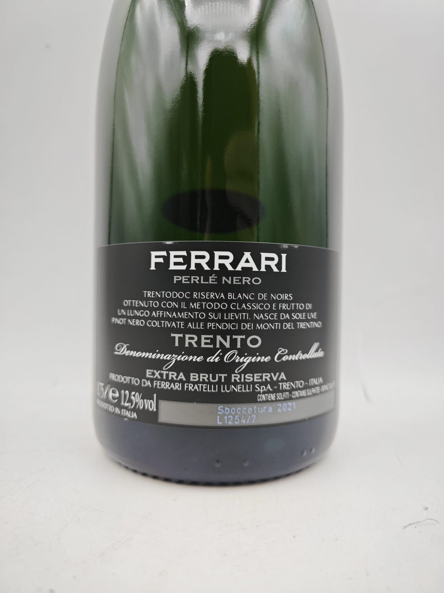 Ferrari - Trento Riserva DOC "Perlé Nero" 2016 (astuccio)