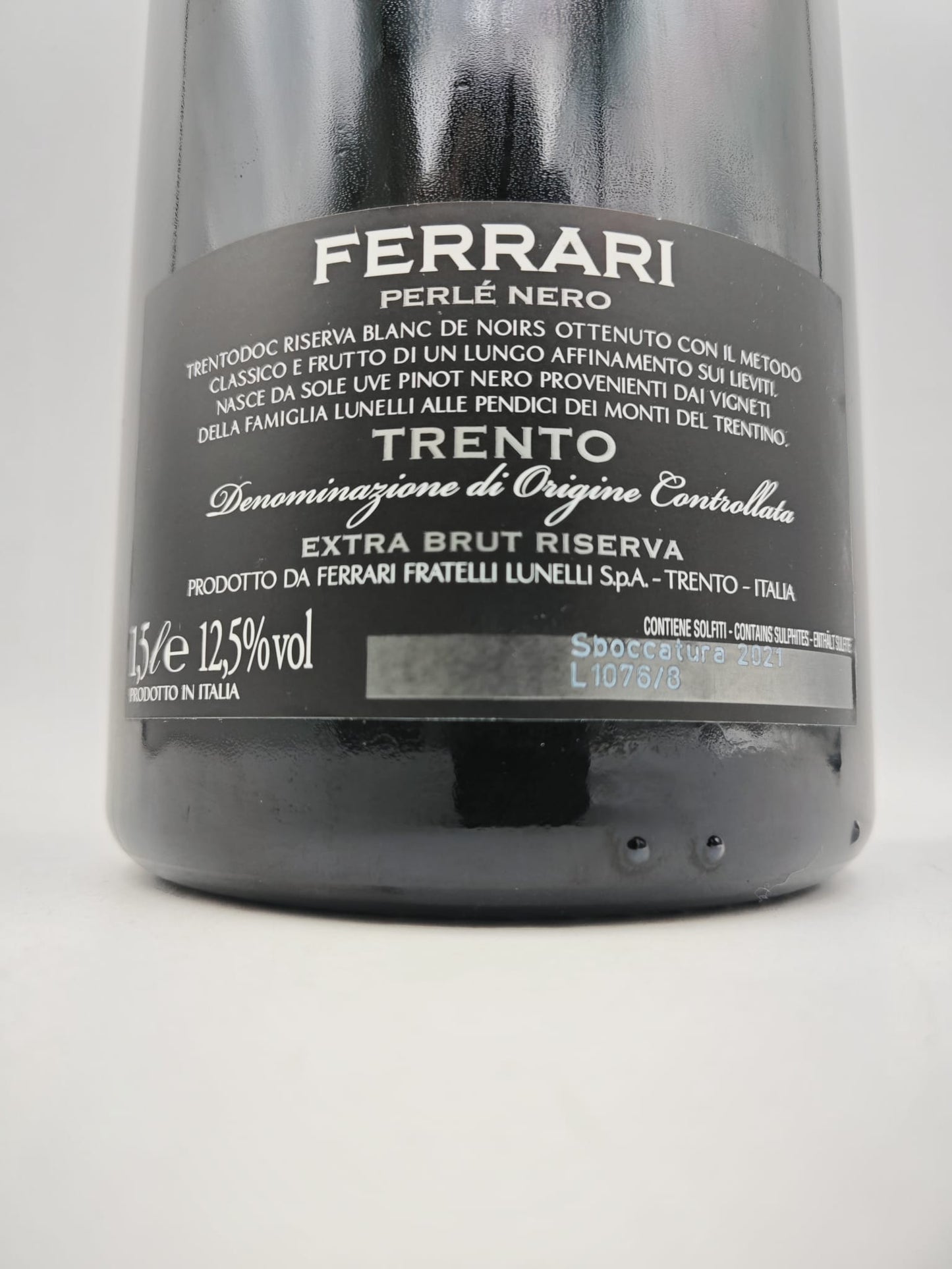 Ferrari - Trento Riserva DOC "Perlé Nero" 2012 Magnum (astuccio)