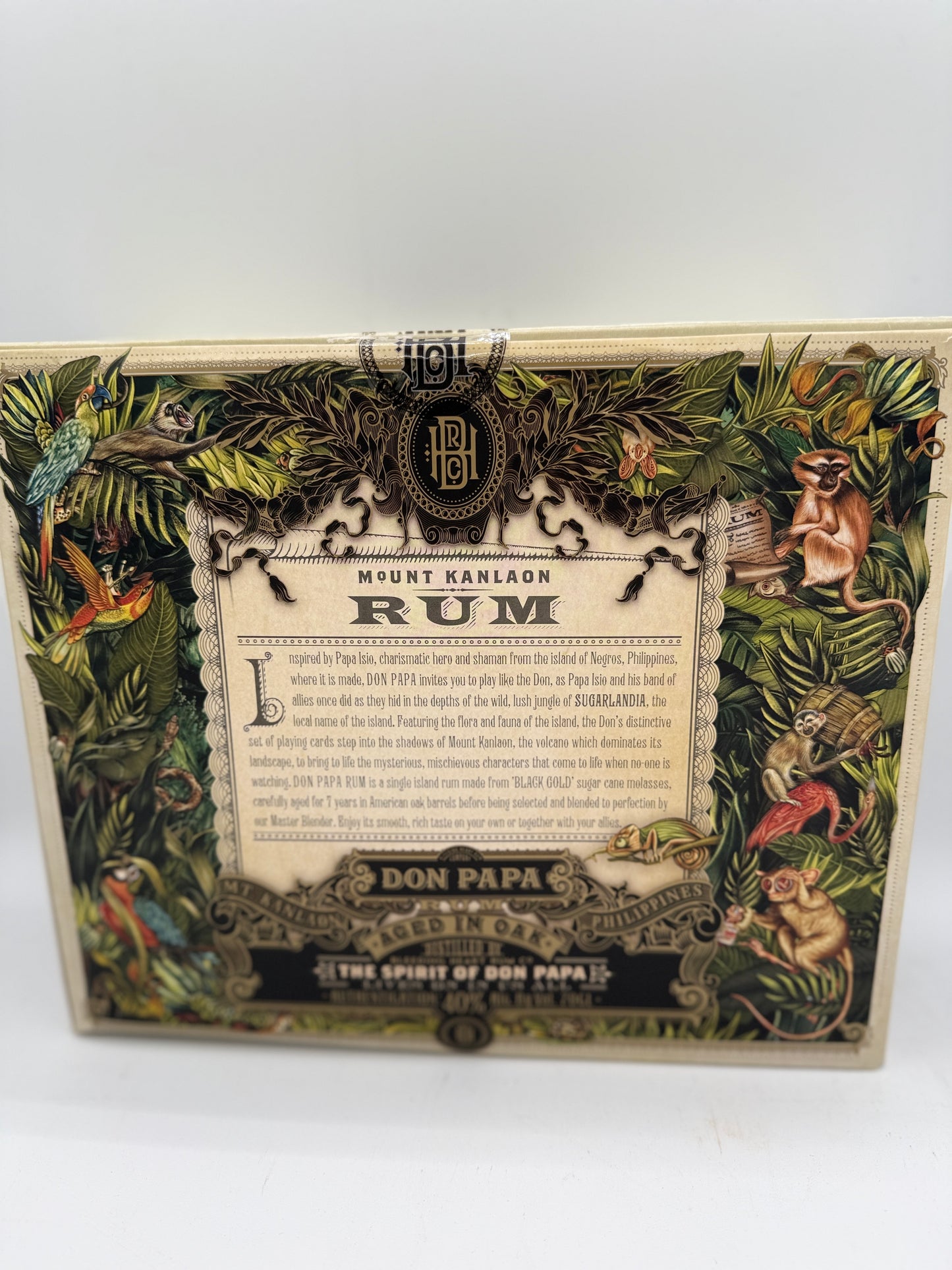 Don Papa 7 Years Old Single Island Rum 40% Vol. 0,7l in confezione regalo con carte da gioco