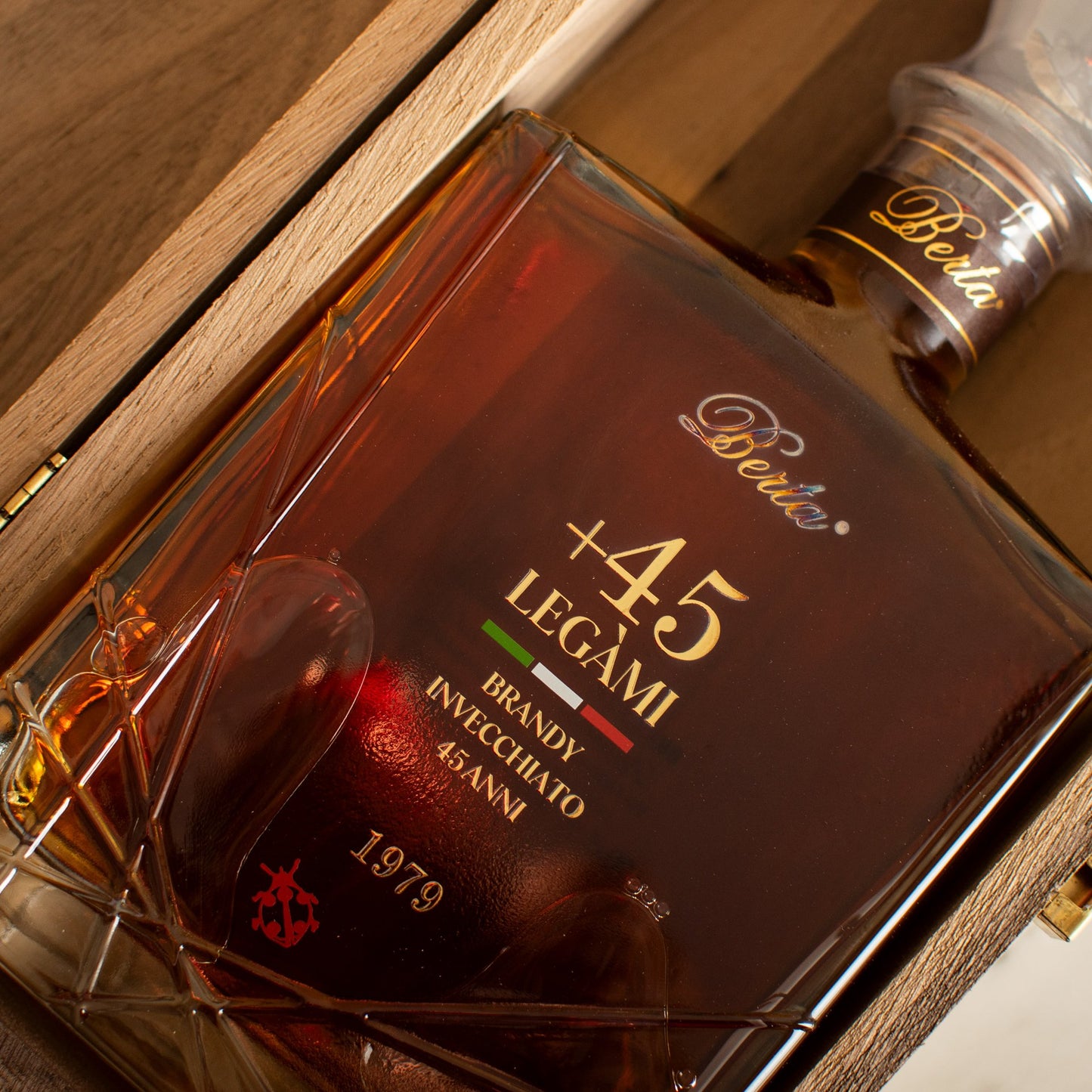 Berta Legàmi +45 Brandy Invecchiato 45 Anni 70 Cl Astuccio in Legno