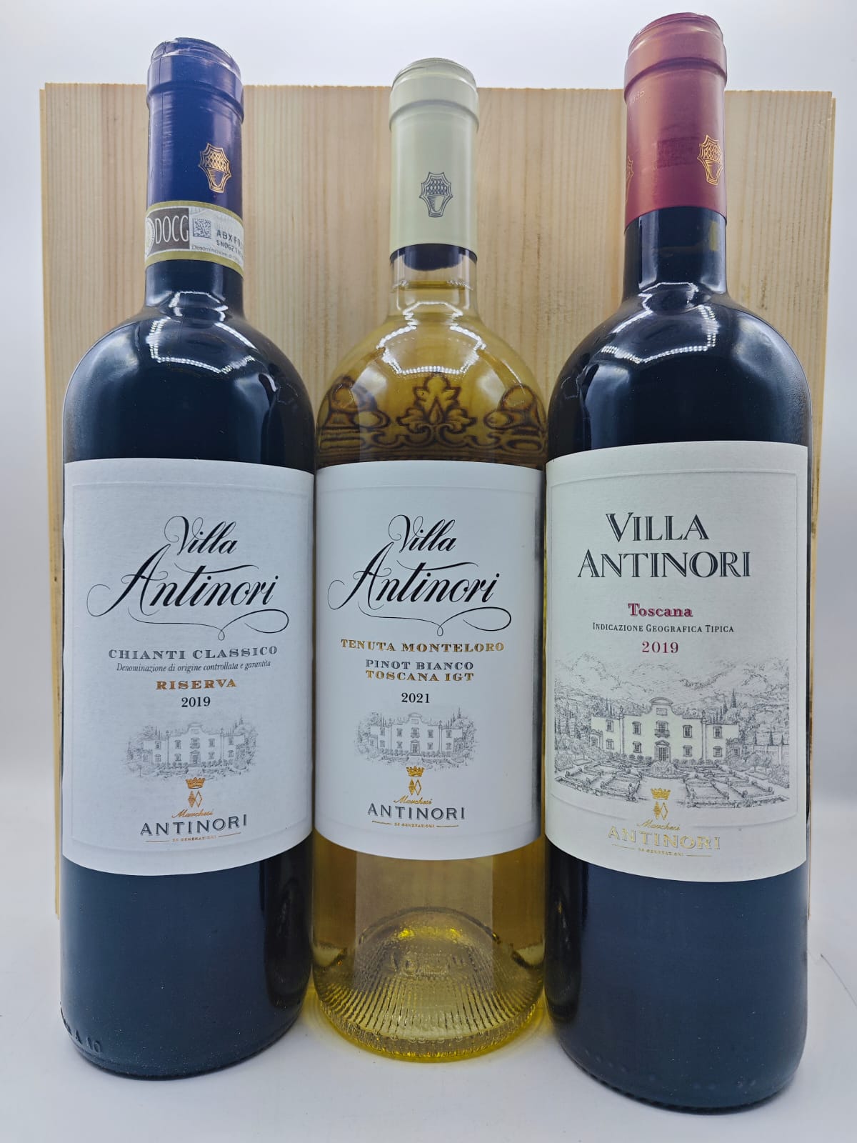 Cassetta 3BT Villa Antinori - 1bt Villa Antinori rosso 2019 1bt Villa Antinori riserva 2019 1bt Pinot Bianco 2021 - Antinori