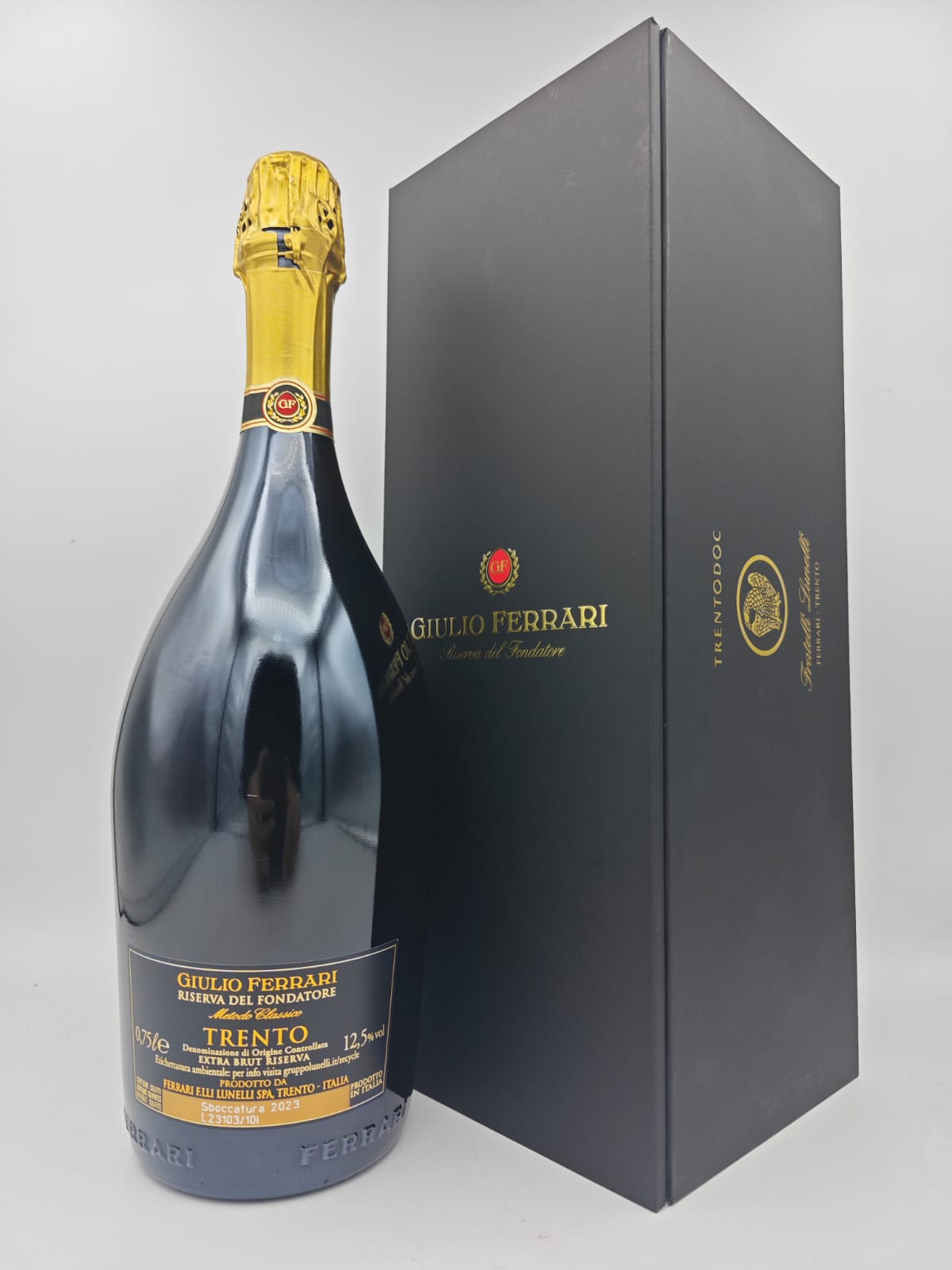 Trento DOC "Giulio Ferrari Riserva del Fondatore" 2012 - Ferrari (cofanetto)