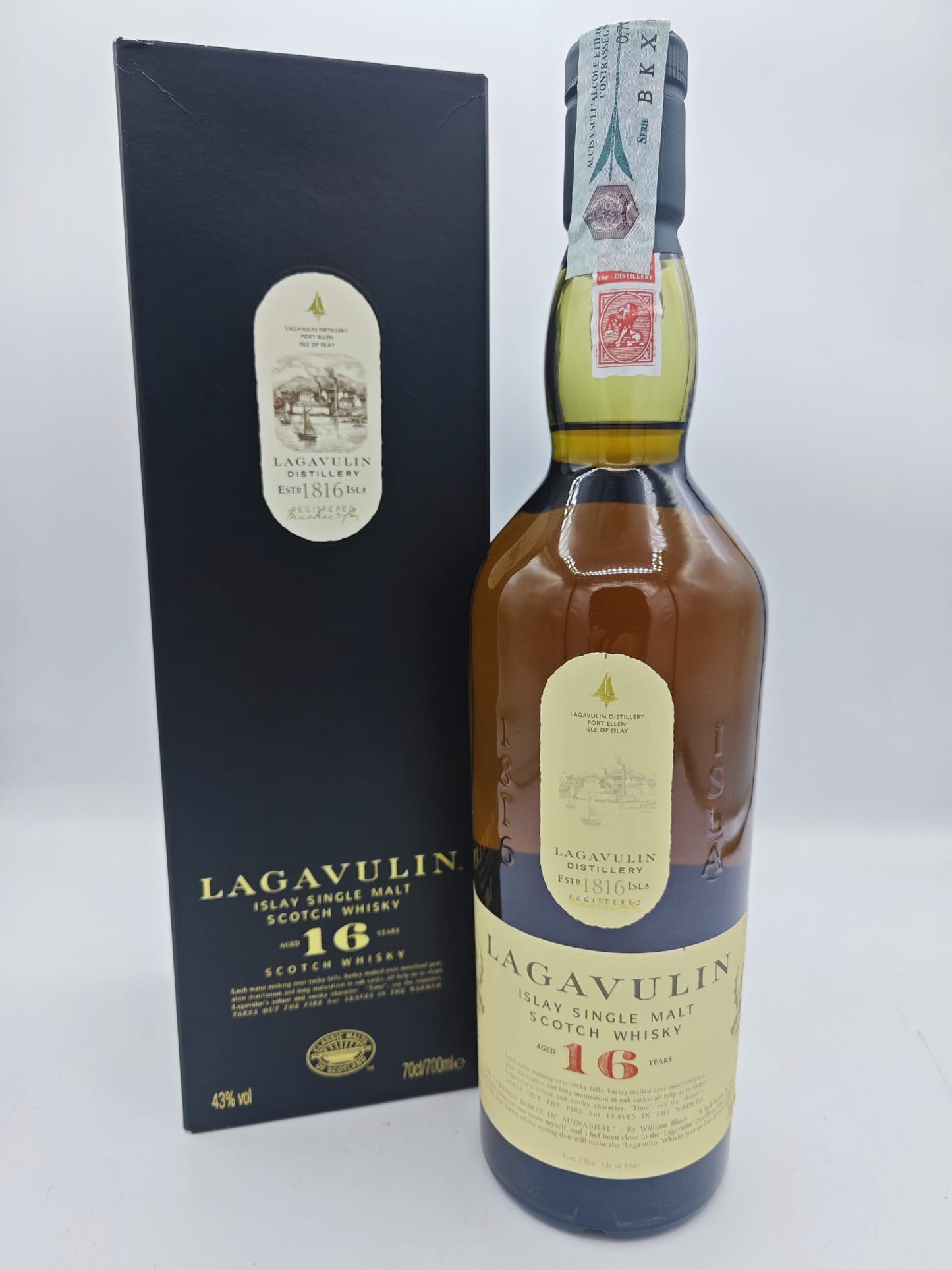 Islay Single Malt Scotch Whisky 16 YO - Lagavulin (0.7l, astuccio)