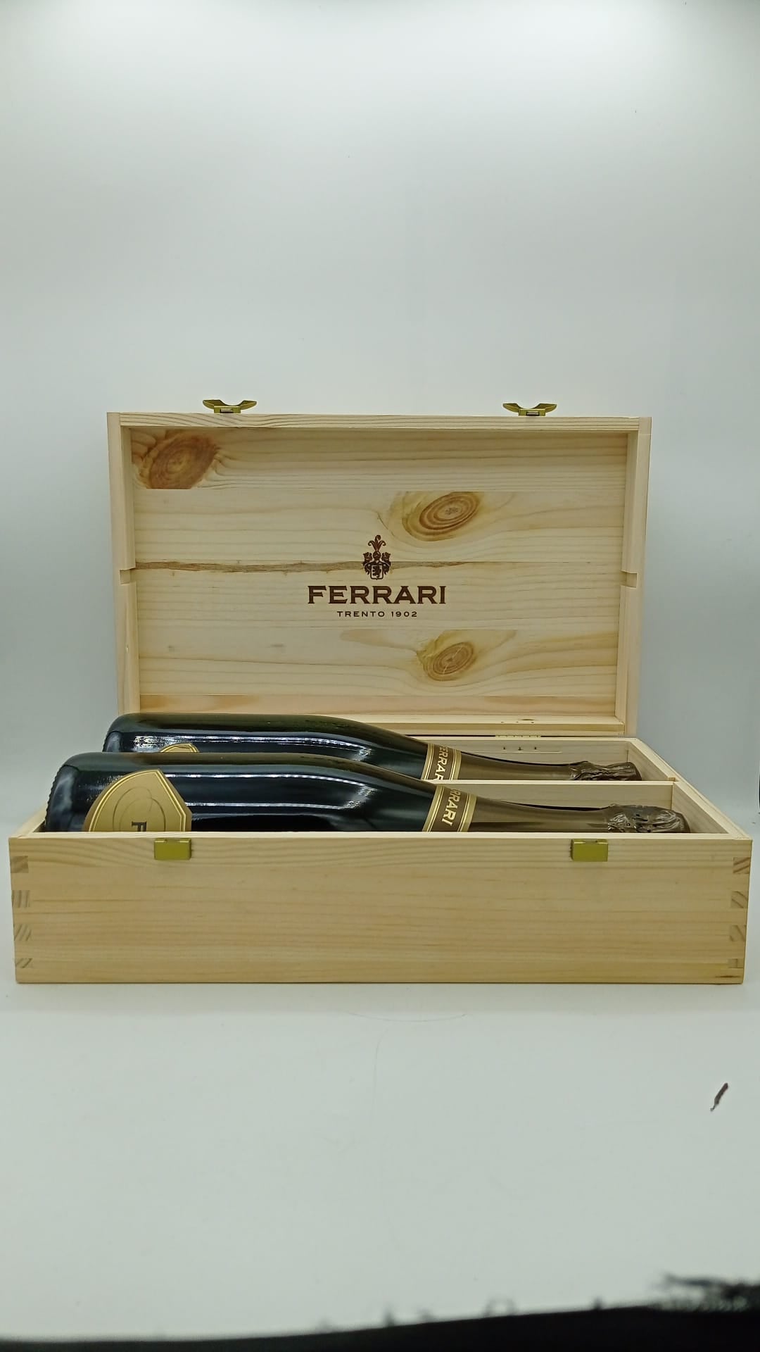 Trento DOC "Perlé" 2017 - Ferrari (cassetta di legno - 2 bottiglie)