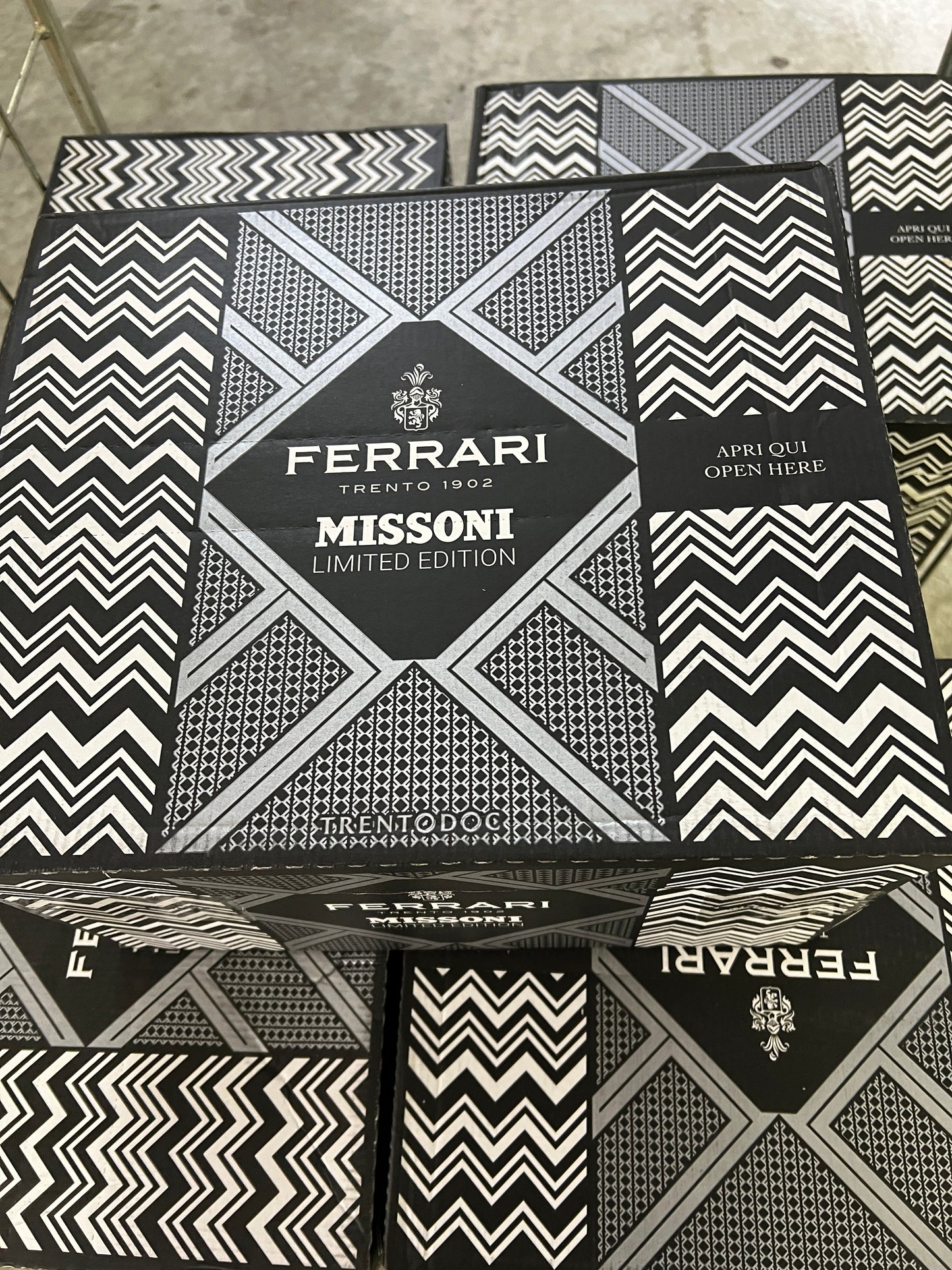 Ferrari Missoni Limited Edition Trento doc– Bottiglia Astucciate (chiedere disponibilità colore)